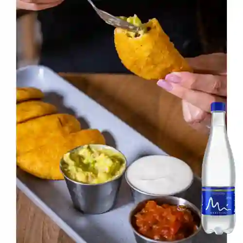 Combo Empanadas de Carne + Manantial Sin Gas 600ML