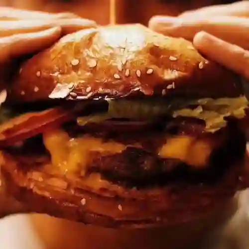 Combo Hamburguesa + Quatro Personal 400 ml