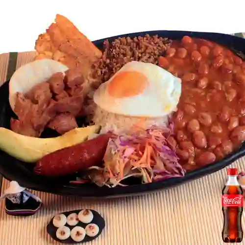 Combo Bandeja Paisa + Coca Cola Original 400 ml