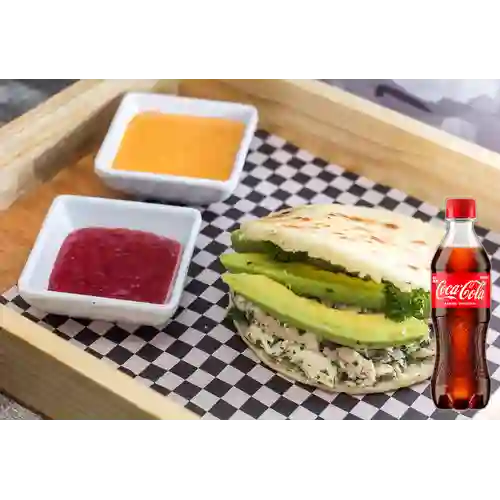 Combo Arepa Pepiada + Coca Cola Original 400 ml