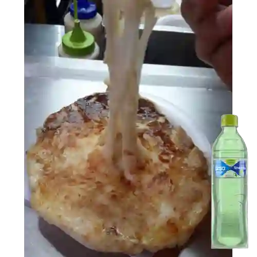 Combo Arepa de Queso + Brisa con Gas Lima Limón 600 ml