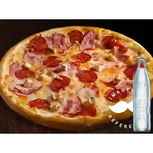Combo Pizza Especial 4 Carnes + Bretaña 350 ml