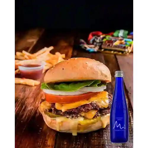 Combo Double Smashed Burger +Manantial S/gas 400ml