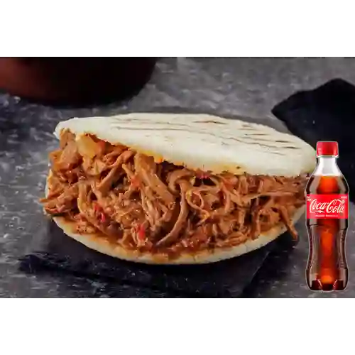 Combo Arepa de Desmechada + Coca Cola Original 400 ml