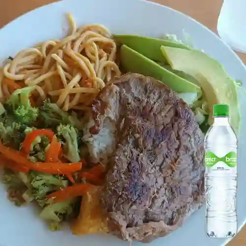 Combo Almuerzo Del Dia + Agua Brisa con Gas 600 Ml