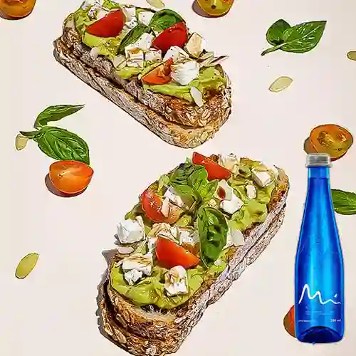 Combo Tostadas con Aguacate + Agua Mineral