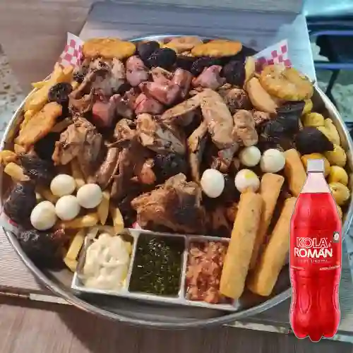 Combo Picada Familiar + Kola Román Original 1.5L