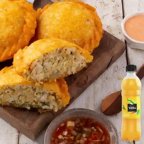 Combo Pastel de Pollo + Del Valle Mango 500 ml