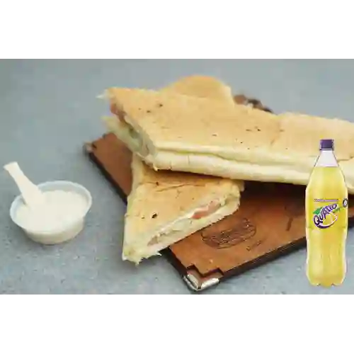 Combo Sandwich Solo Pollo + Quatro Original 1.5Lt