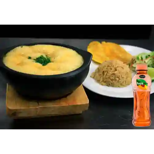 Combo Cazuela de Mariscos + Fuze Tea Durazno 400ML