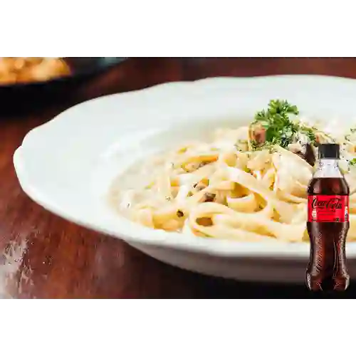Combo Alfredo con Pollo + Coca Cola Sin Azúcar 400 ml