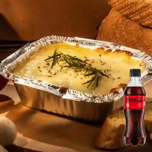 Lasaña Pollo,Maicitos&Tocineta +Cocacola S/az 400ml