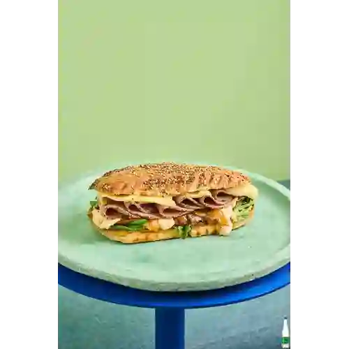 Combo Roast Beef 2.0 + Agua con Gas 600 ml