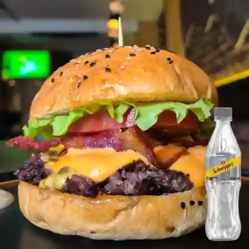 Combo Hamburguesa la Amarilla + Soda Schweppes 400Ml
