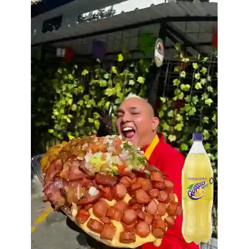 Combo Salchipapa Ranchera + Quatro Original 1.5Lt