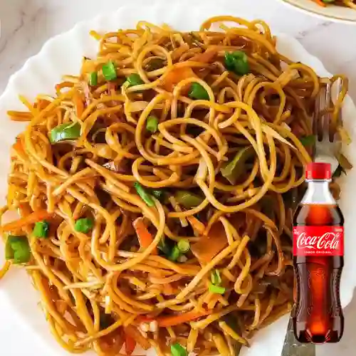 Combo Chowmein/noodles + Coca Cola Original 400 ml
