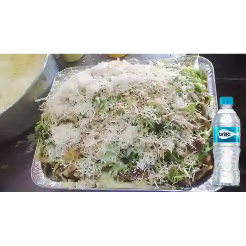 Combo Salchipapa Mona Combinada + Brisa Sin Gas 300 ml
