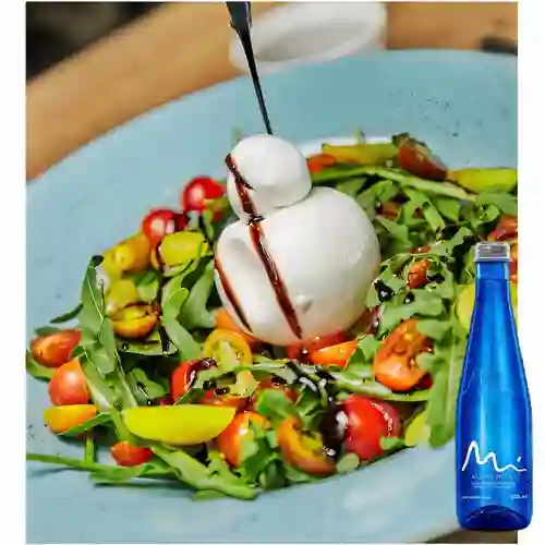 Combo Burrata Capresse + Manantial Sin Gas 500 ml