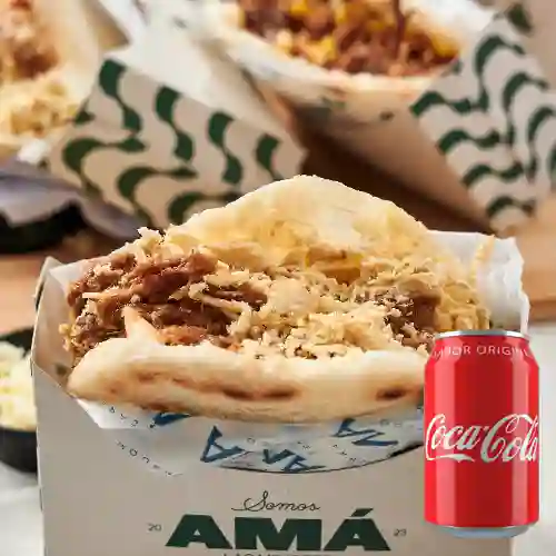 Combo Arepa de Pollo + Coca-Cola Sabor Original 330 ml