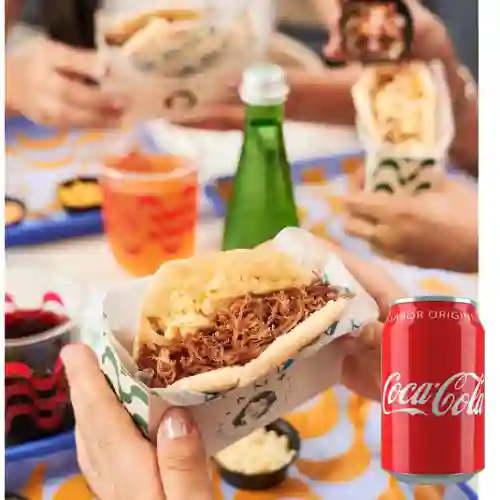 Combo Arepa de Pulled Pork +Cocacola Orig 330 ml