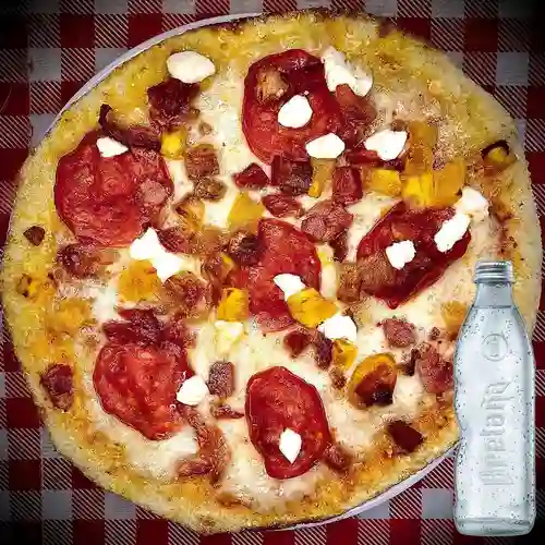 Combo Pizza Bichofue Carnívoro + Soda Bretaña 300ml