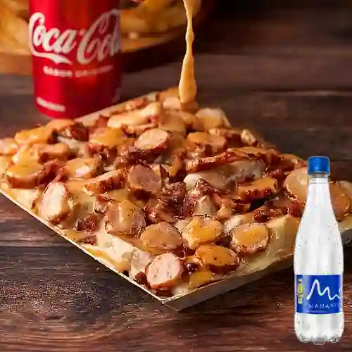 Combo Gaucha Chesse Fries + Manantial Sin Gas 600 ml