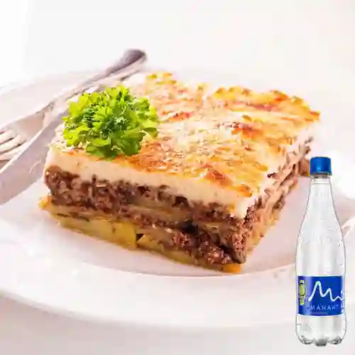 Combo Lasaña Moussaka + Manantial Sin Gas 600 ml