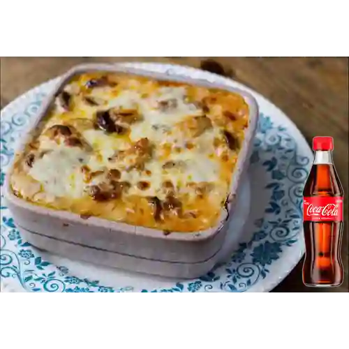 Combo Lasagna de Carne + Coca Cola Original 300ML