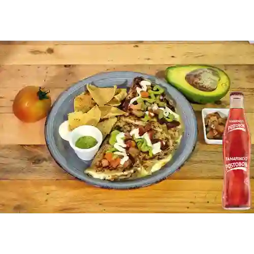 Quesadilla Pollo Grande +Tamarindo Postobón 350ml