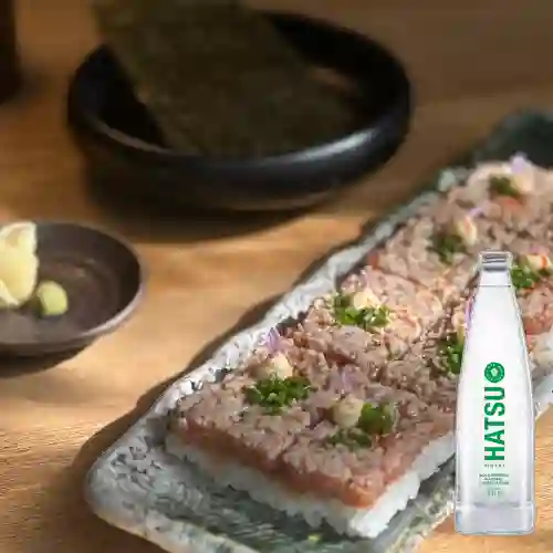 Combo Maguro Aburi Temaki + Agua Hatsu con Gas 300 ml