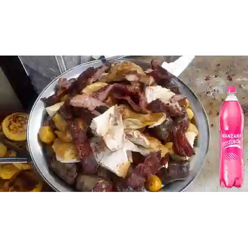 Combo Picada c/ Gallina&Carne +Postobón Manzana 1.5l
