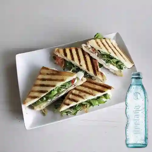 Combo Sándwich Salmón + Bretaña 250 ml