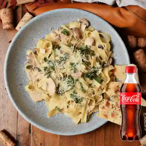 Combo Pasta Pollo y Champiñones + Coca Cola Original 400 ml