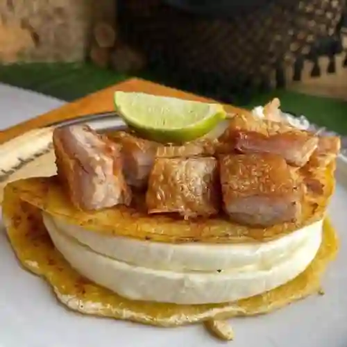 Cachapa Medio Queso, Chicharron, Chorizo