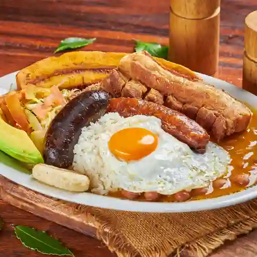 Bandeja paisa tradicional