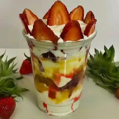 Frutas con Crema 12Oz