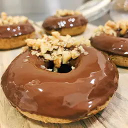 Donuts Chocolate Negro & Nueces Del Nogal