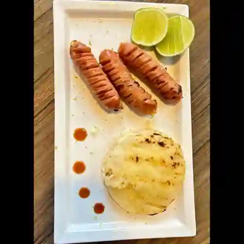 Chorizo con Arepa