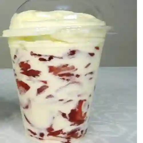 Fresas con Crema y Quipitos 16 Onzas