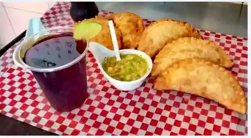 4 Empanadas