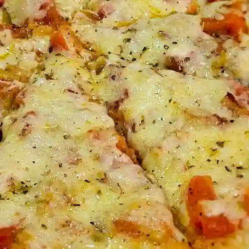 Pizza con Hogo y Chorizo Pequeña de 20 Cm