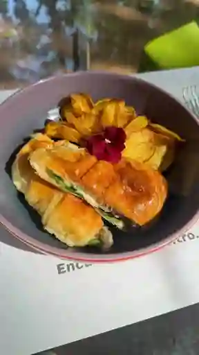 Sándwich de Croissant Dulce O Salado