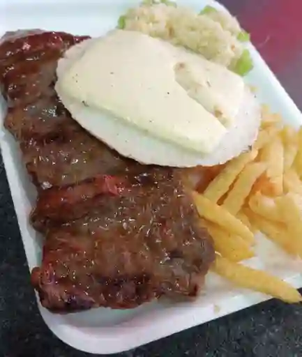 2 Carnes + 2 Gaseosas Mini