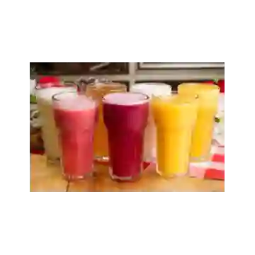 Batido de frutas en agua