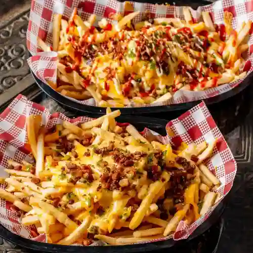 Super Bacon Fries para Dos + 2 Bebidas