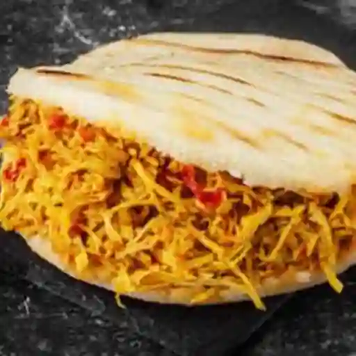 Arepa de Pollo Desmechado