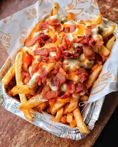 Salchipapa combinada