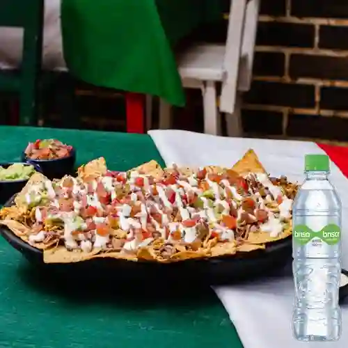 Totopos con carne + agua brisa 400 ml