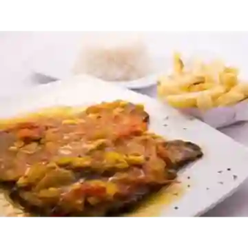 Sobrebarriga de Res en Salsa Criolla