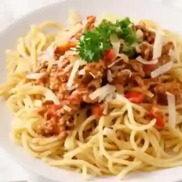 Pasta en Plato Boloñesa